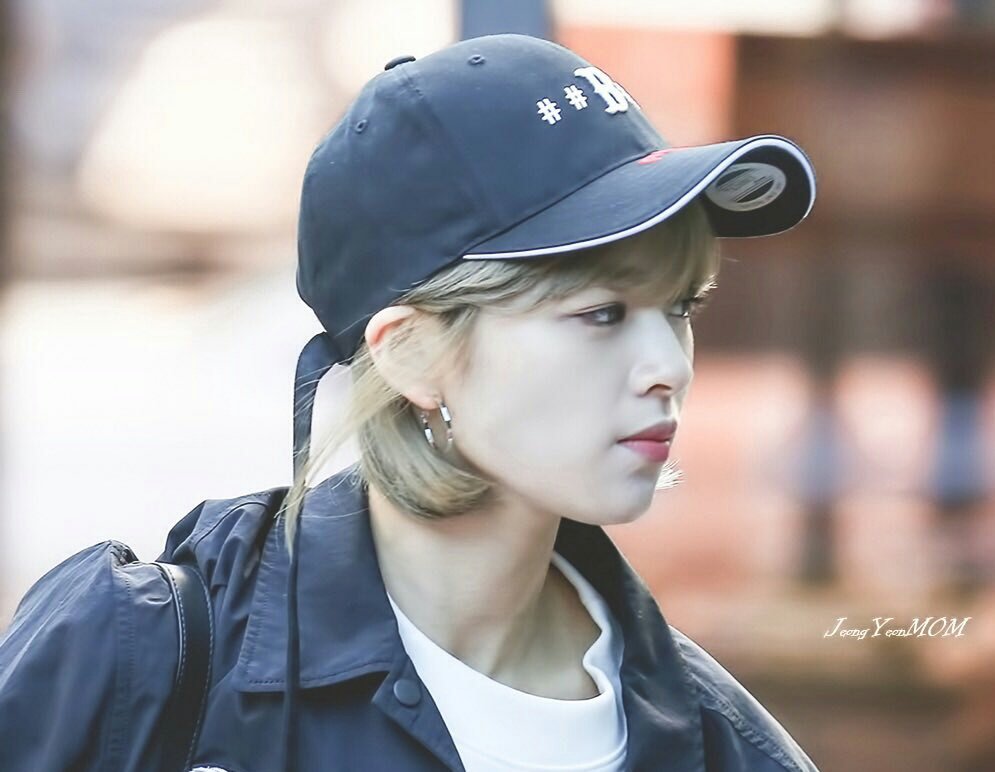 Jeongyeon'sJawline (@JungyeonJaws) / Posts / X