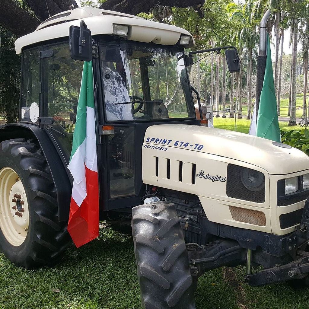 patch2plate's tweet image. My kind of tractor #lamborghini #italianfestnt ift.tt/2rPfUUk