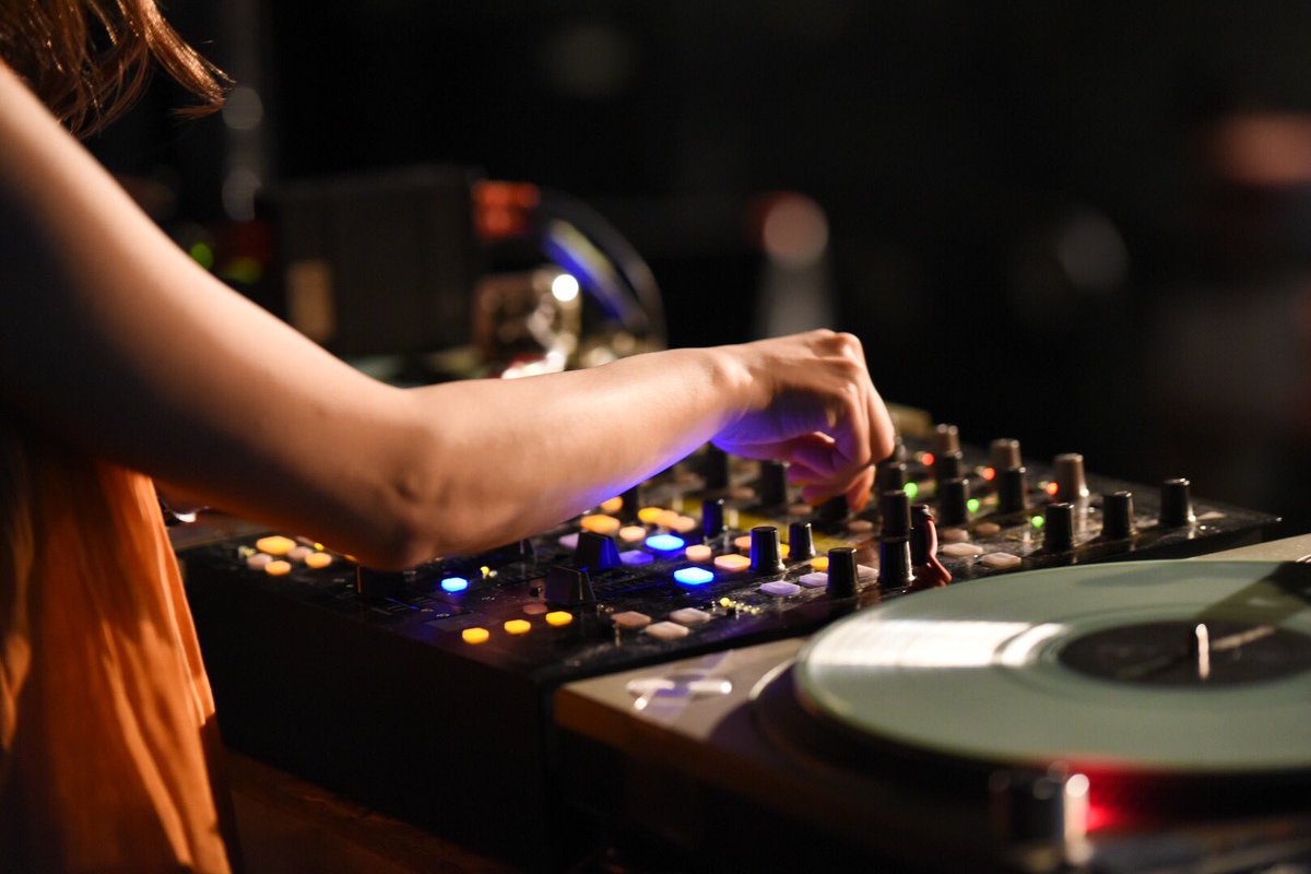 breakthrough075's tweet image. ブレイクスルーファイナル
オープンしました！

まずはDJ NANA！

#ブレイクスルー京都
#ファイナル