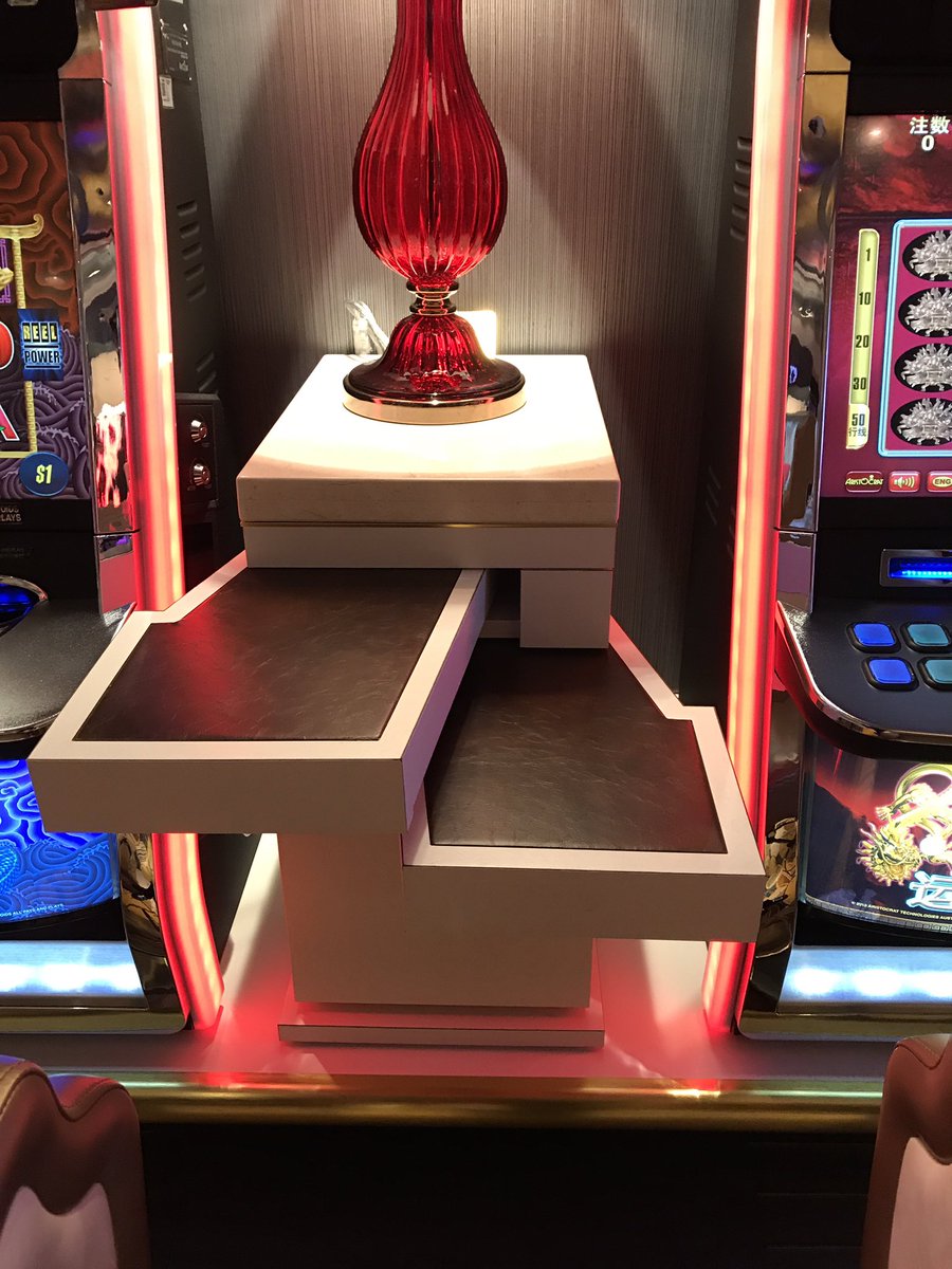 iLodger's tweet photo. Grand Lisboa - Macau, China https://t.co/wPWJpgyVox