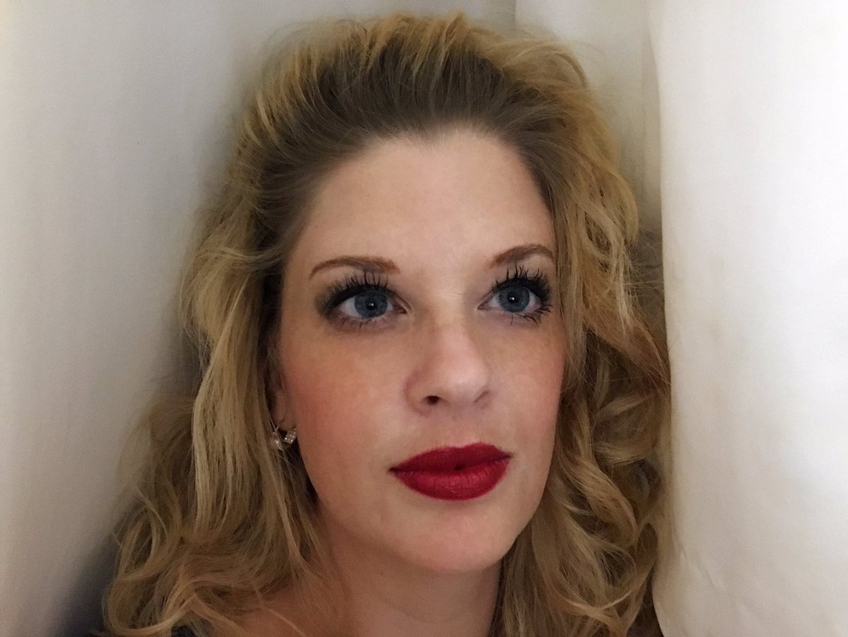 Charity822's tweet photo. I've got Excessive Opulence Lipstick on! Ask me where to get yours! https://t.co/JI73831u7y