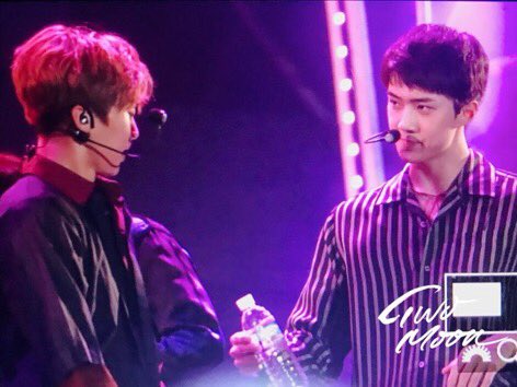 rulerofwind_sh's tweet photo. He gave water to his hyungs again ❤️❤️❤️ https://t.co/cJVq3iJMv4