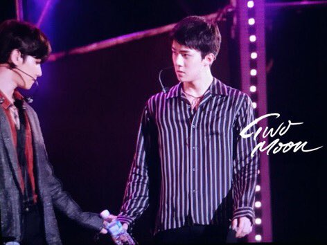 rulerofwind_sh's tweet photo. He gave water to his hyungs again ❤️❤️❤️ https://t.co/cJVq3iJMv4