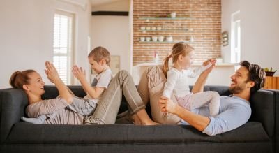 doctissimo's tweet photo. ➡ #BlogDoc La maison, un cocon intime et familial plébiscité par les Français https://t.co/P0Hp0kbuJn https://t.co/jJXrC0nNfw