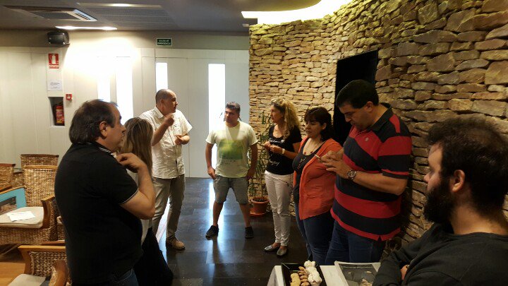 ttubio's tweet photo. coffe moment
compartint anècdotes #2tWMCP #WMCP #WMCP17 #Cinctorres https://t.co/nQWSPtI0lJ