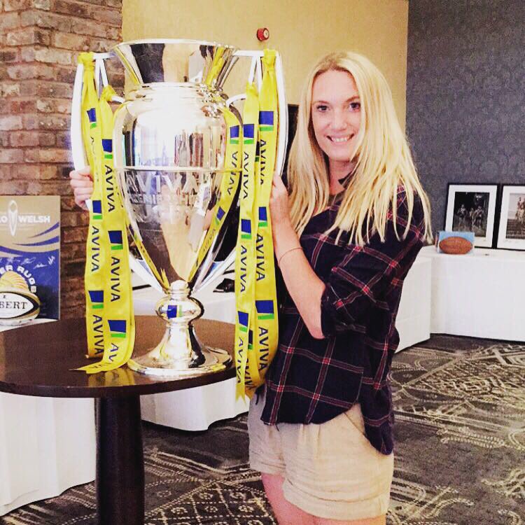 flookster1's tweet photo. So this happened .... #AvivaPremTrophy  #Chiefs #JustYourAverageFriday #RightPlaceRightTime https://t.co/MZbriMUqJE
