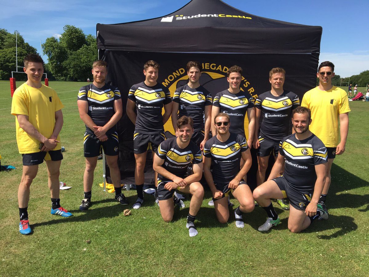 The <a href="/Rich7Renegades/">Richmond Renegades</a> boys gearing up for a bloody good day of 7s #akumafamily <a href="/SummerSocialLDN/">Summer Social LDN ☀️</a>