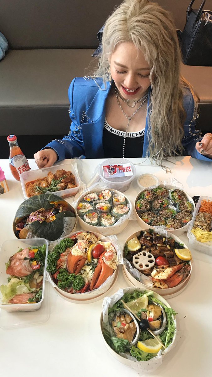 hyostagramtweet's tweet photo. [INSTAGRAM STORY] watasiwahyo:  https://t.co/k7gLZ7R5on #hyostagram https://t.co/UUg4XmC6IV