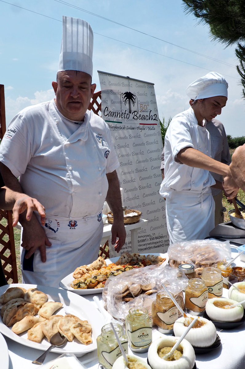 em_luxton's tweet photo. Italians know how to do a spread! #bloggerxMargherita #destinationinprogress #WeAreinPuglia #Puglia365 https://t.co/T2r0elNeKg