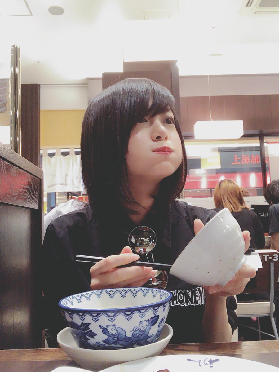 dpandaramu's tweet photo. 彼女と牛タンなう。

でお使い下さい。

#セルフタイマーを駆使
#割と恥ずい https://t.co/Uckpl1qN7v