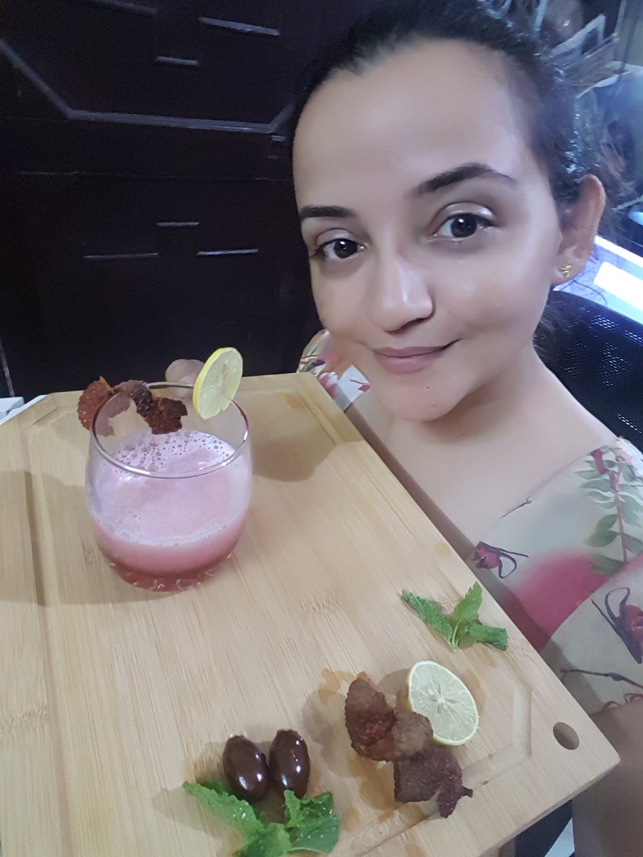 SunitaKatyal's tweet photo. @RelianceFreshIN #GetFreshThisSummer #GetSummerSips Prepared this Litchi & Rose Cooler recipe https://t.co/DHz3ApdRkw