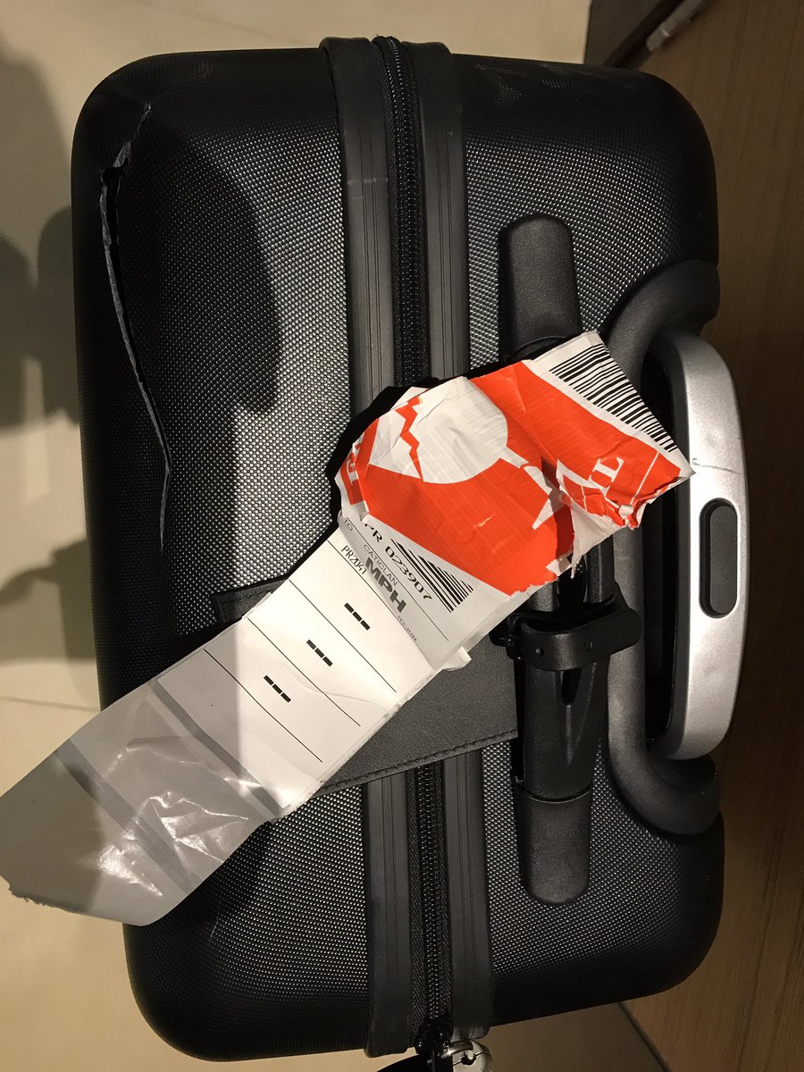 I'm not a very happy customer <a href="/flyPAL/">Philippine Airlines</a> 😕so much for putting a fragile sticker on my bag...