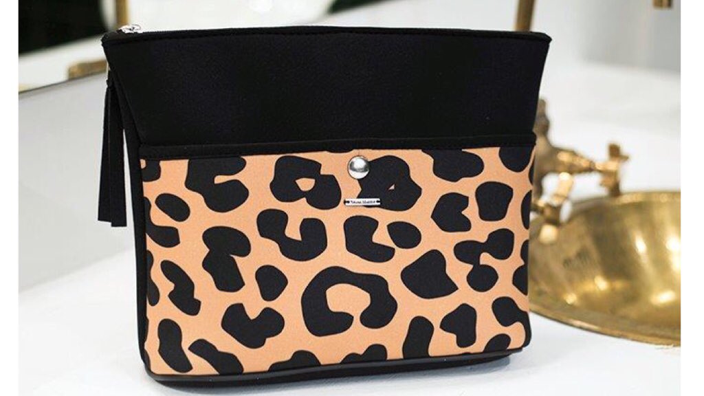 NM_Resort's tweet photo. ✨NEW ✨Travel in style with our Dominica Large Vanity Bag 🌴 Available online now -> https://t.co/PcseoPnug7 https://t.co/4Gs8TO7GlF