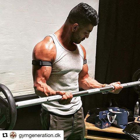 BfRProfessional's tweet photo. Repost- I β€οΈ veins, they are #exploding with @BfRProfessional #bfrpro #workout #gym #arms #occlusiontraining #motivation #fitfamdk #athlete https://t.co/W6zAbDHAM0
