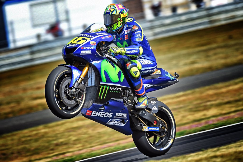AregaMachmud's tweet photo. @ValeYellow46 GO GO GO😉💪💪💪💞 https://t.co/E09uSvYIsN