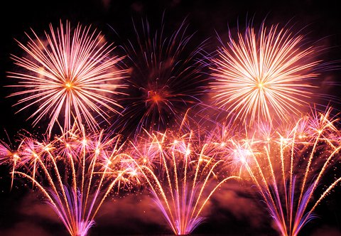 BrocksFireworks's tweet photo. " Work Work PLAY " @BrocksFireworks Corporate Display Of Distinction :0 #fireworks #PyroGods #London https://t.co/vOHVCBzqOf