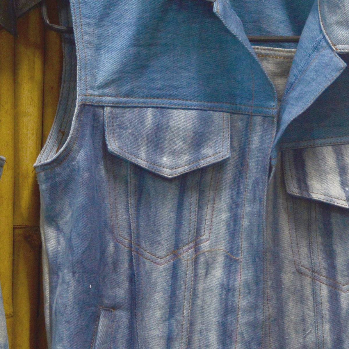handloomdenim's tweet photo. Shades in Fades, Fades in Shades. Unique. Timeless Masterpieces. #Handmade #NaturalIndigo #ecofriendly #Selvedgedenim #handloom #madeinindia https://t.co/oAXQhjFVHp
