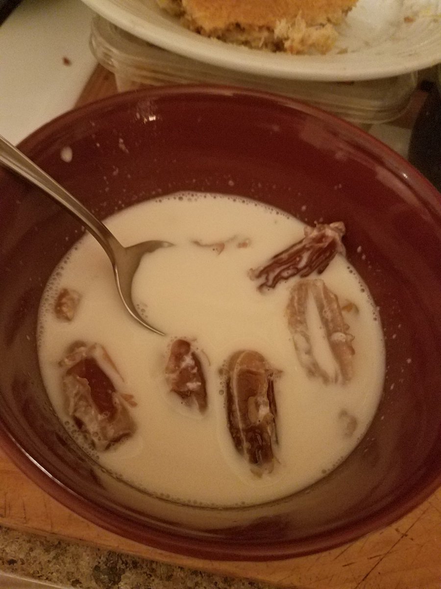 moose_tafa's tweet photo. This shit right here my nigga. Words cant express how good this is #dateswithmilk #Ramadan https://t.co/CMQuBh4EoC