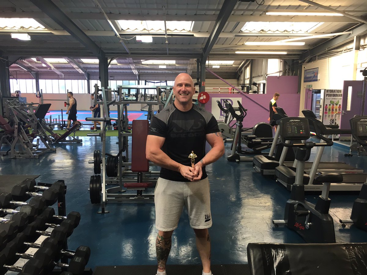 tridentfitleeds's tweet photo. Voted trainer of the week and @EwanDowes donkey of the week for drinking not training! 😷@Waggataurus @StacyGott @heaton2111 @jamiemoseley2 https://t.co/k5g6I14o5k