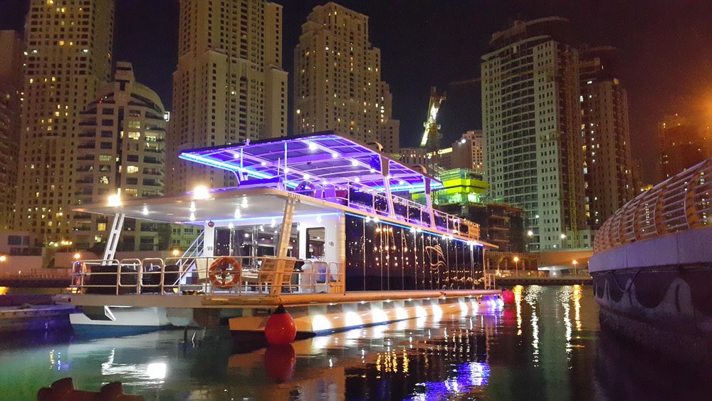 Holidays in #dubai are never complete without a Dinner Cruise goo.gl/91k90a #dinnercruise #marina #DubaiMarina #holidays #Travel