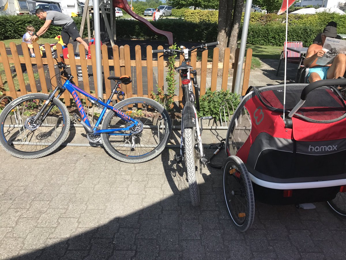 Amanaparts's tweet photo. Cycling with @valondeda and my little godson aka nephew aka Gabriel aka #TheBestDedaOrFamilyHasProducedSoFar feat. Feldmann https://t.co/qbq7H2EimX