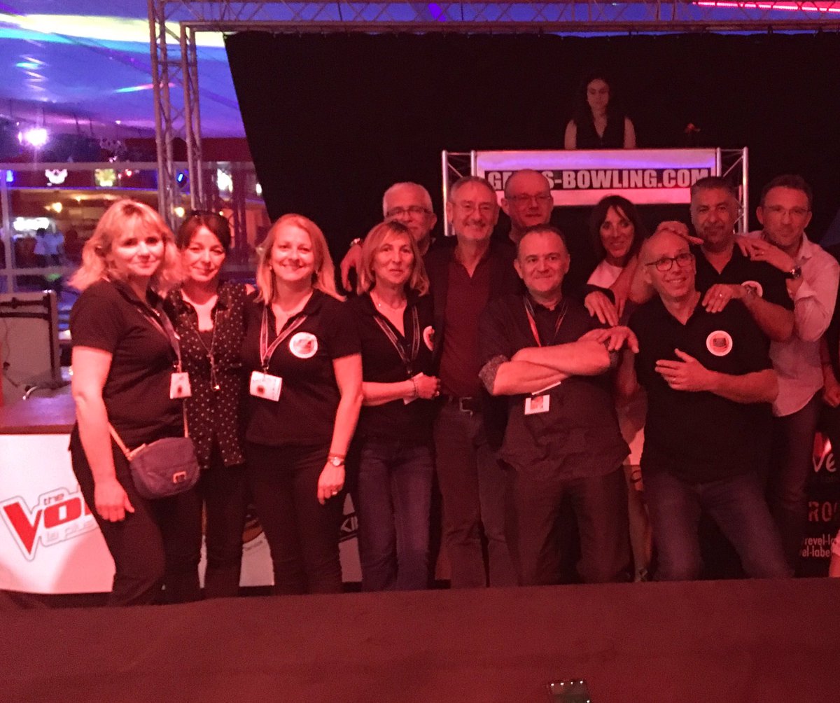10laboutique's tweet photo. Finale d'Acti Voice organisée par les commerçants de Genas. Bravo à Eva ! Merci à Michael Jones qui a présidé le Jury. Magnifique soirée ! https://t.co/0yD5MFIjaU