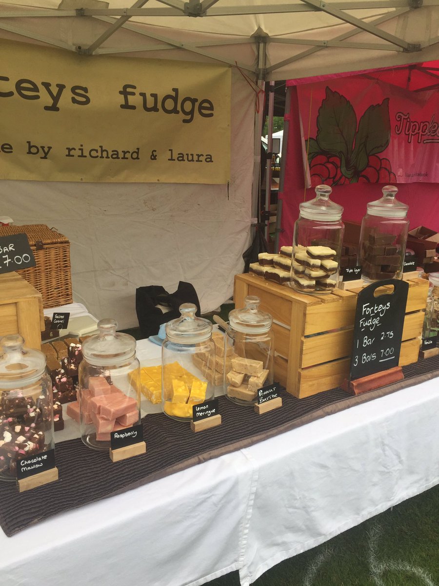 ForteysFudge's tweet photo. @ForteysFudge @forteys Have bought their fudge to bradgate park in Newtown Linford handmade by Richard #fudge #local #handmade https://t.co/3nQNZ3ejrX