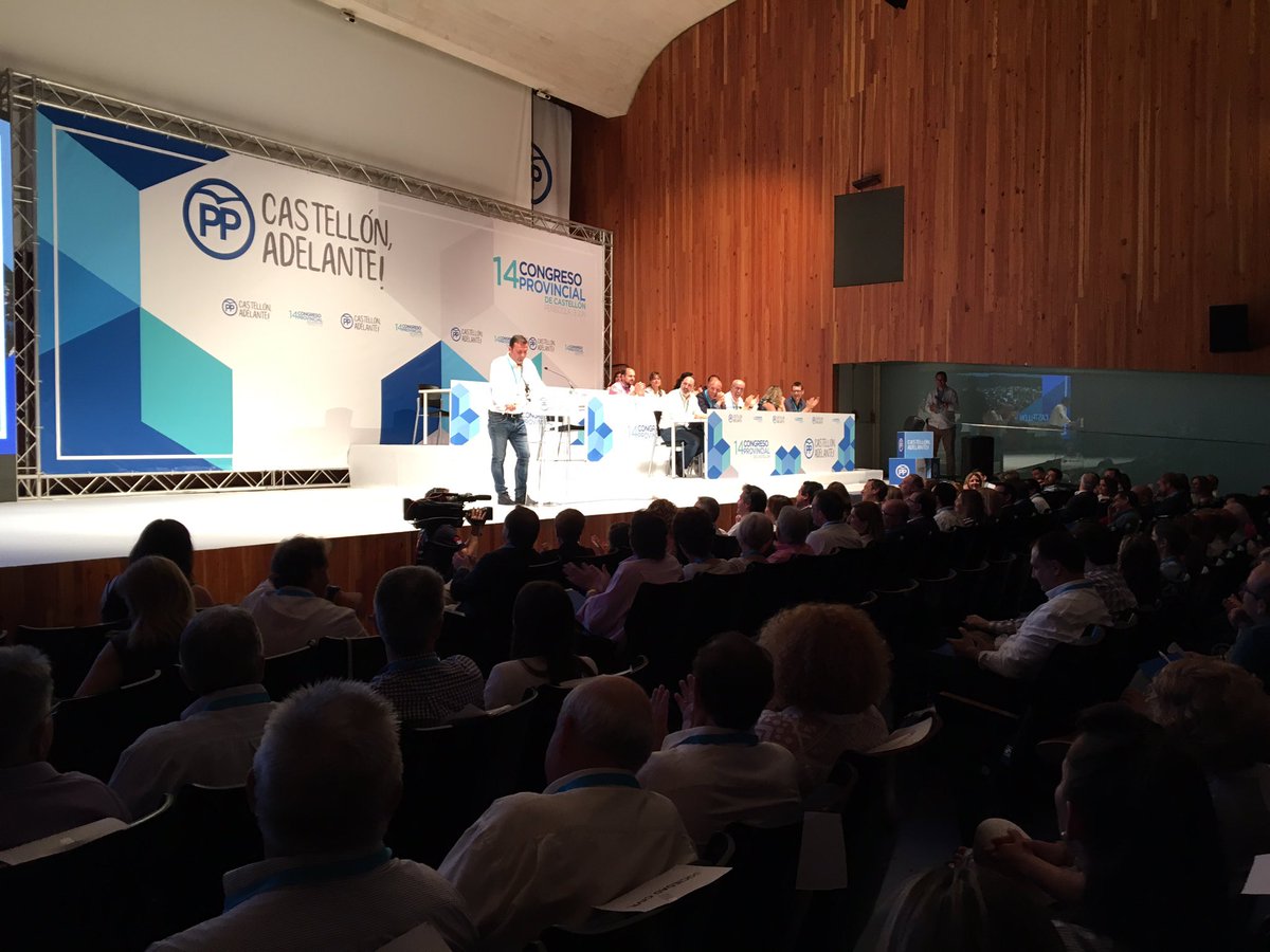 popularescs's tweet photo. .@andripeniscola agradece a @javiermoliner haber hecho de "nuestro partido y nuestra provincia un orgullo para nosotros" https://t.co/5DJI9wtPU9