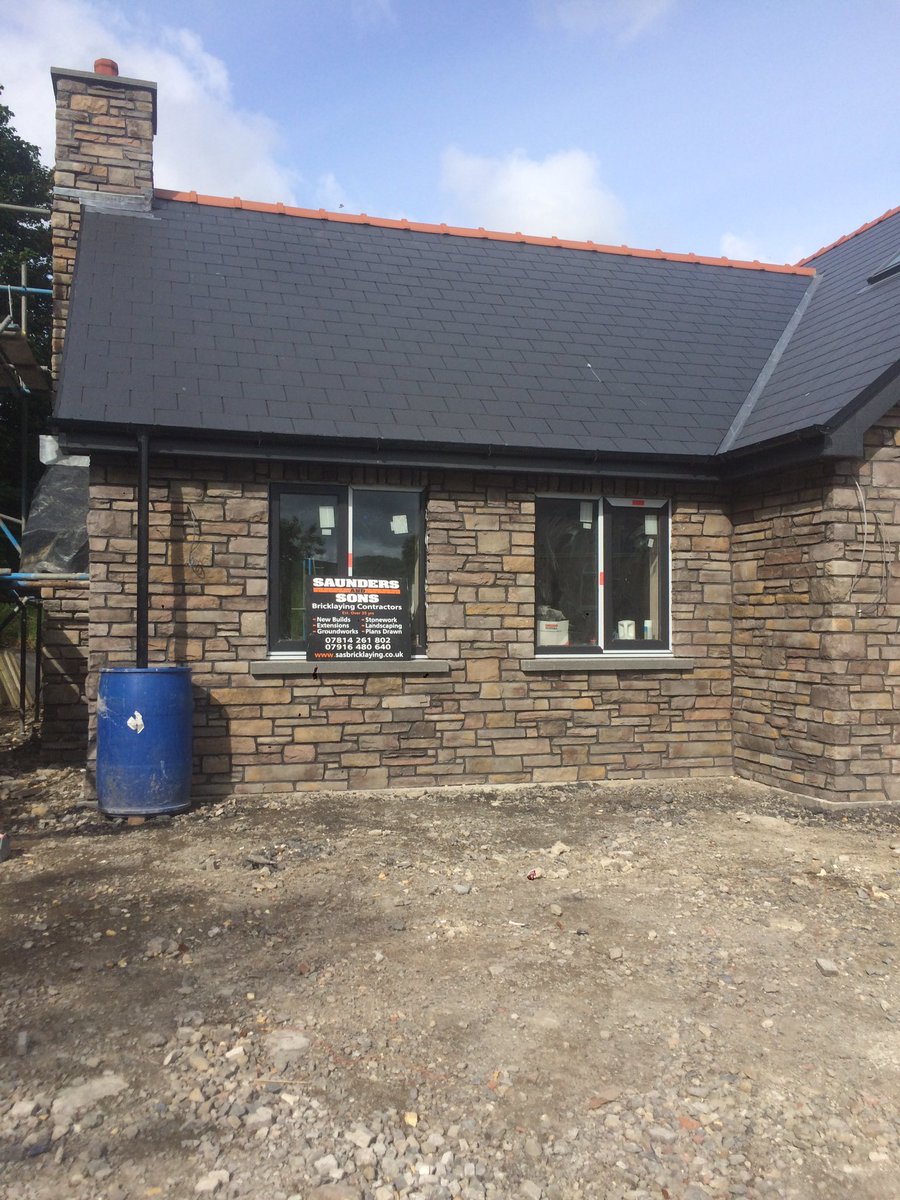 sasbricklaying's tweet photo. Scaffolding down on a recent new build #newbuilds #bricklayers #stonemasons #bricklaying #stonework https://t.co/tUpkz4JalI