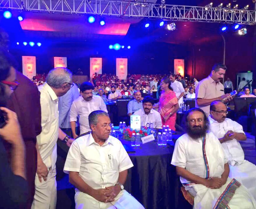 Gurudev's tweet photo. Inaugurated #ManoramaNewsConclave along with Hon. CM of Kerala, Pinarayi Vijayan &amp; gave Keynote address. https://t.co/oJw2S4m0Ek