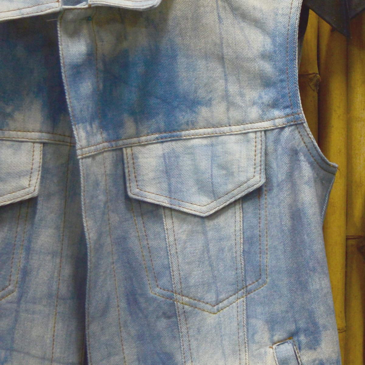 handloomdenim's tweet photo. Shades in Fades, Fades in Shades. Unique. Timeless Masterpieces. #Handmade #NaturalIndigo #ecofriendly #Selvedgedenim #handloom #madeinindia https://t.co/gMVeL8HqoQ