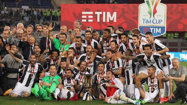 DeChalaca's tweet photo. #CardiffFinal (faltan 4h)
Con más contundencia y variantes, @juventusfc se consagró campeón italiano 2016/17 👉 https://t.co/OYCDL8qQZS https://t.co/DU3cUJLxF6