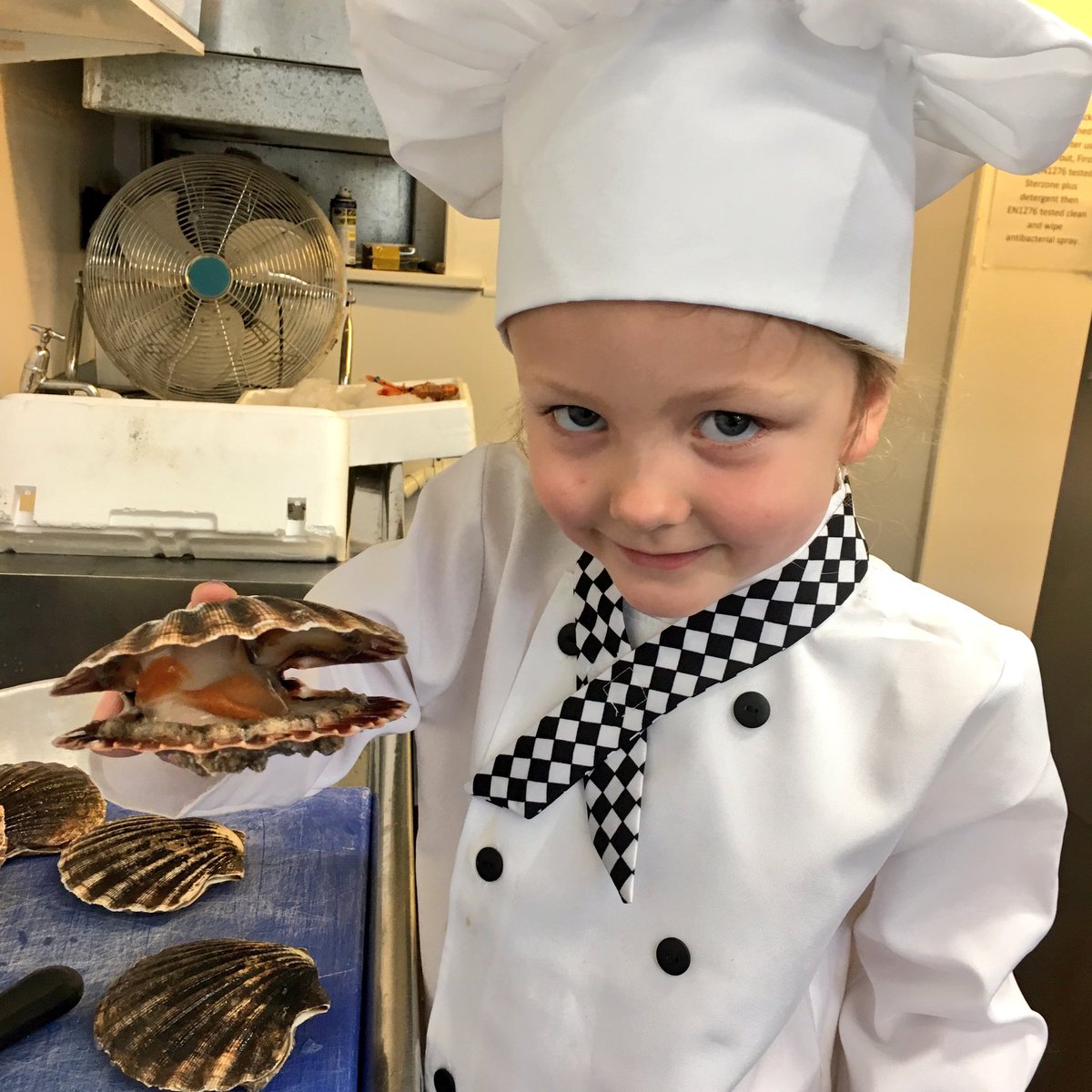 Etivechef's tweet photo. Chef Isla cooking up a storm 👨‍🍳 @EtiveRestaurant @TheTaynuilt #eatmorefish #etive #weechef https://t.co/uFbGJKkILp