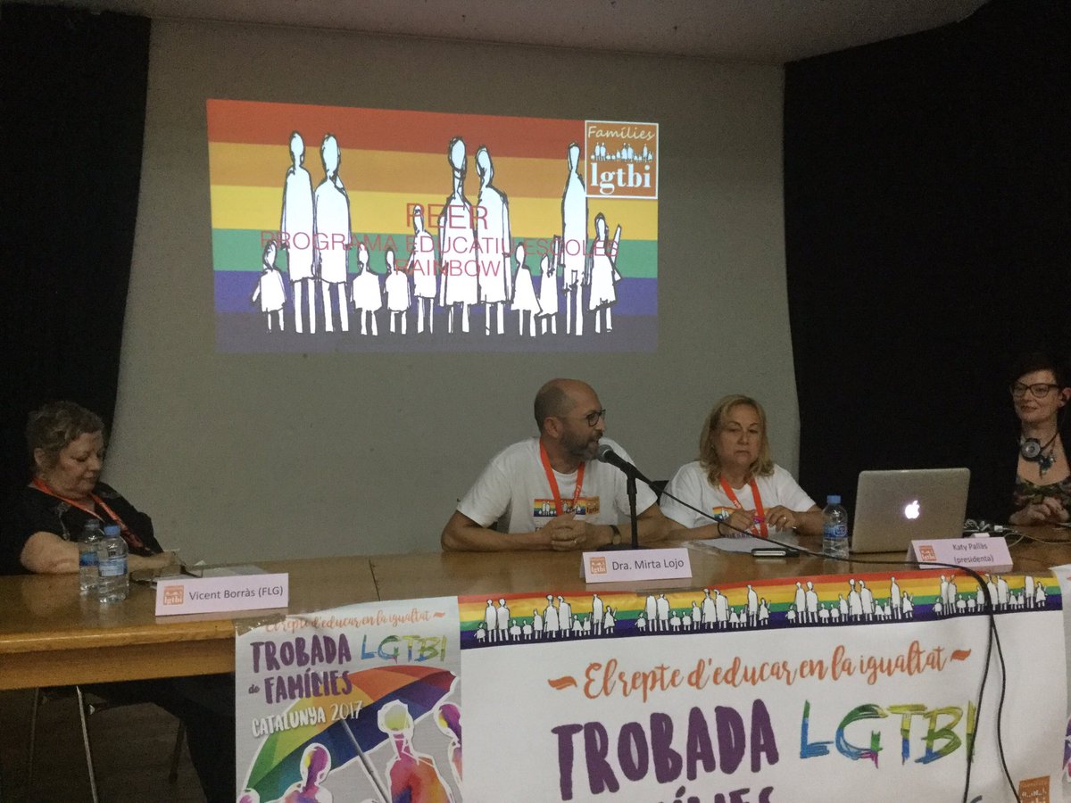 familieslgtbi's tweet photo. El nostre vicepresident @VicentBorrasCat presenta el #peer (programa educativo escoles rainbow) finançat per la #filadora.Volem visibilitat! https://t.co/f1OiEj8T3F