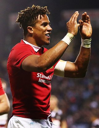 BBCSport's tweet photo. The British & Irish #Lions open their tour of New Zealand with a scrappy win
FT: #NZPB 7-13 #Lions
➡️ https://t.co/0vqVAoTudU #LionsNZ2017 https://t.co/VC51Ulm93U