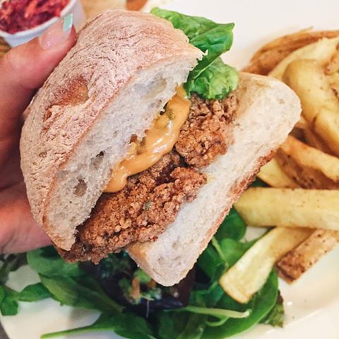 TheTreeLeics's tweet photo. Last day to get this #vegan Southern Fried Seitan Burger here!!! It's so tasty &amp; comes with vegan slaw, house mayo &amp; chips! #hailseitan https://t.co/QioWZds05D