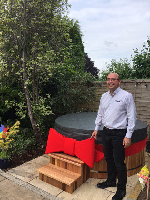 Urbancedar's tweet photo. Surprise birthday present of a stunning cedar hot tub!
#urbancedar #hottubs #cedartubs #tubs #roundhottubs
#bristol #visitbristol #birthday https://t.co/7fUjVXAga8