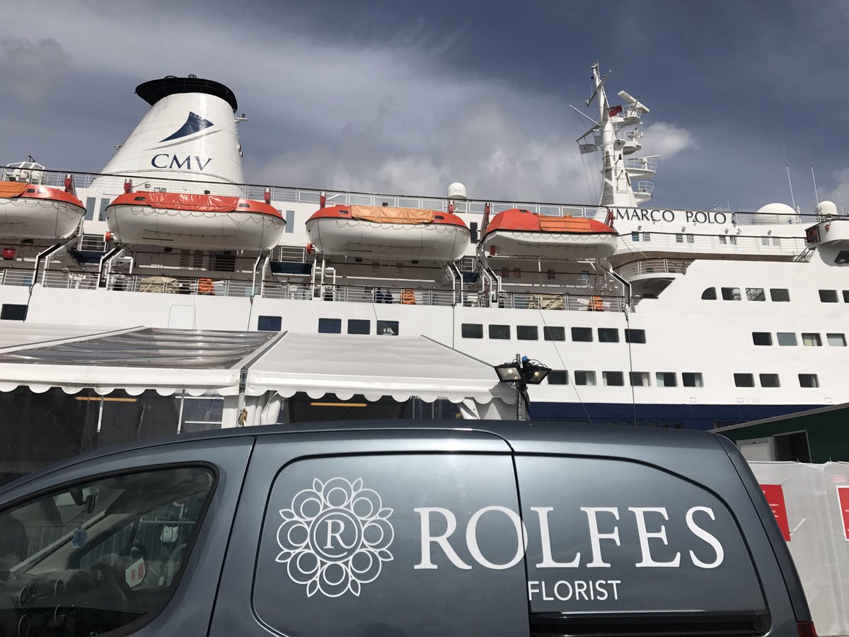 Busy weekend, hotels to decorate, stadiums to decorate and a cruise ship. ##simplysophisticated #flowers