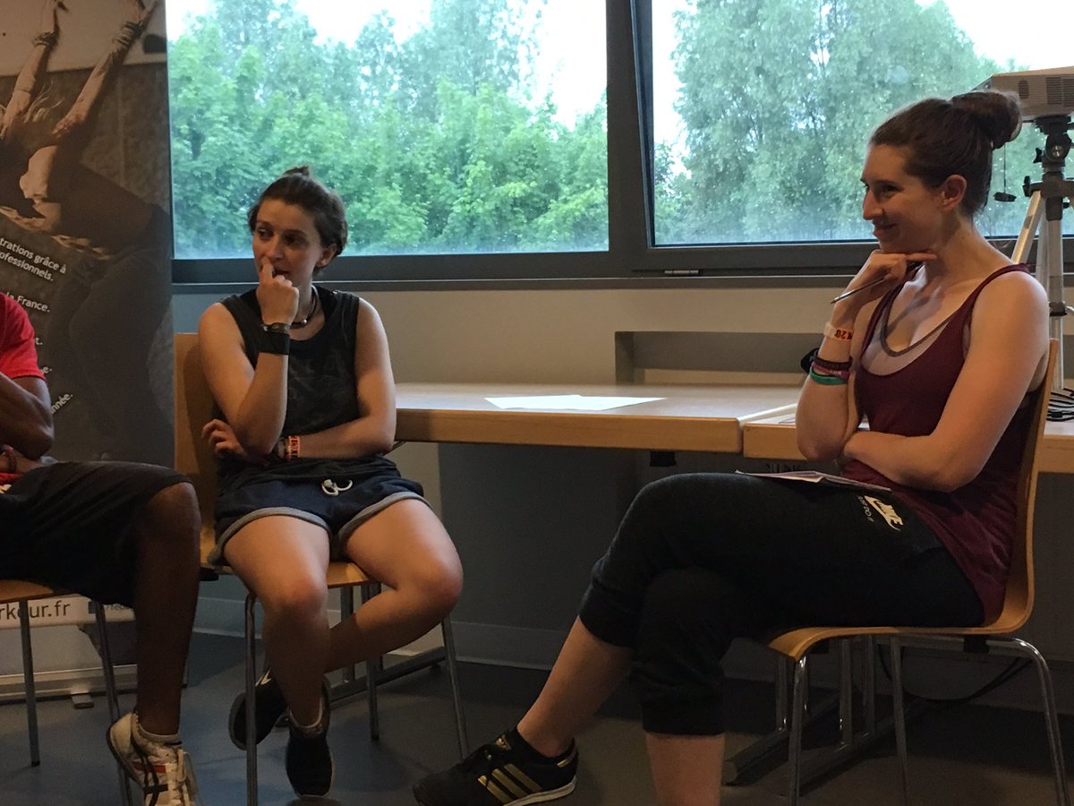 BeyFrancoise's tweet photo. Table ronde sur la pratique féminine du #parkour #traceuses #FPK https://t.co/fzaTs1bQmZ