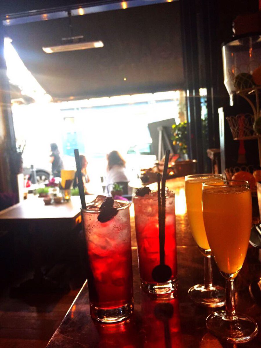Konnigans's tweet photo. #happyhourwandsworth #bestbarsnacks #livemusic #konnigans .... don’t you just ❤️ Saturday?! @NappyValleyNet @wandsworthsw18 @PutneyHive https://t.co/7FXBM5DbRD