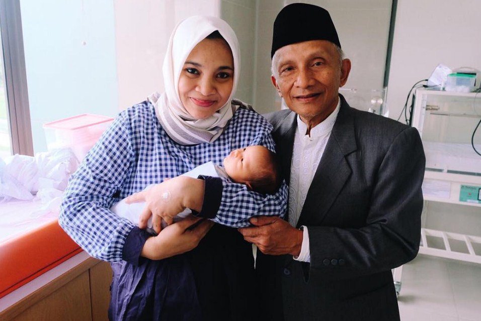 Sewinducom's tweet photo. Perisai Lahir Batin Amien Rais https://t.co/oP2XjqmDMz https://t.co/gwBuZA6Z5e