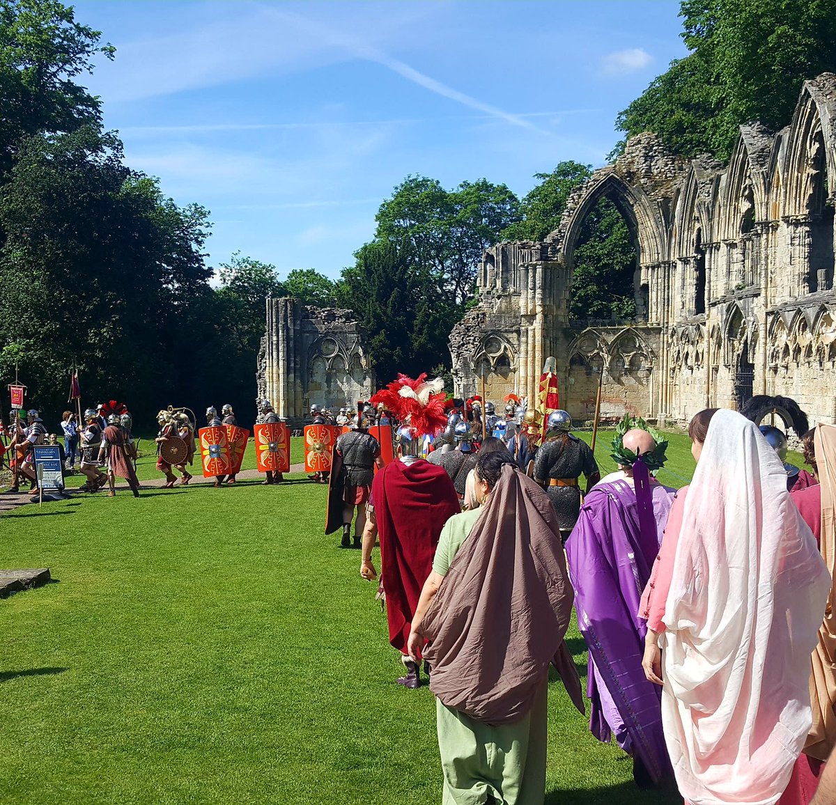 No21York's tweet photo. The Romans return to York...
#Eboracum #Romans #MuseumGardens #York #WelcomeToYorkshire #VisitYork #VisitEngland #BandBLife #AmazingYork https://t.co/LEKeNS84ic