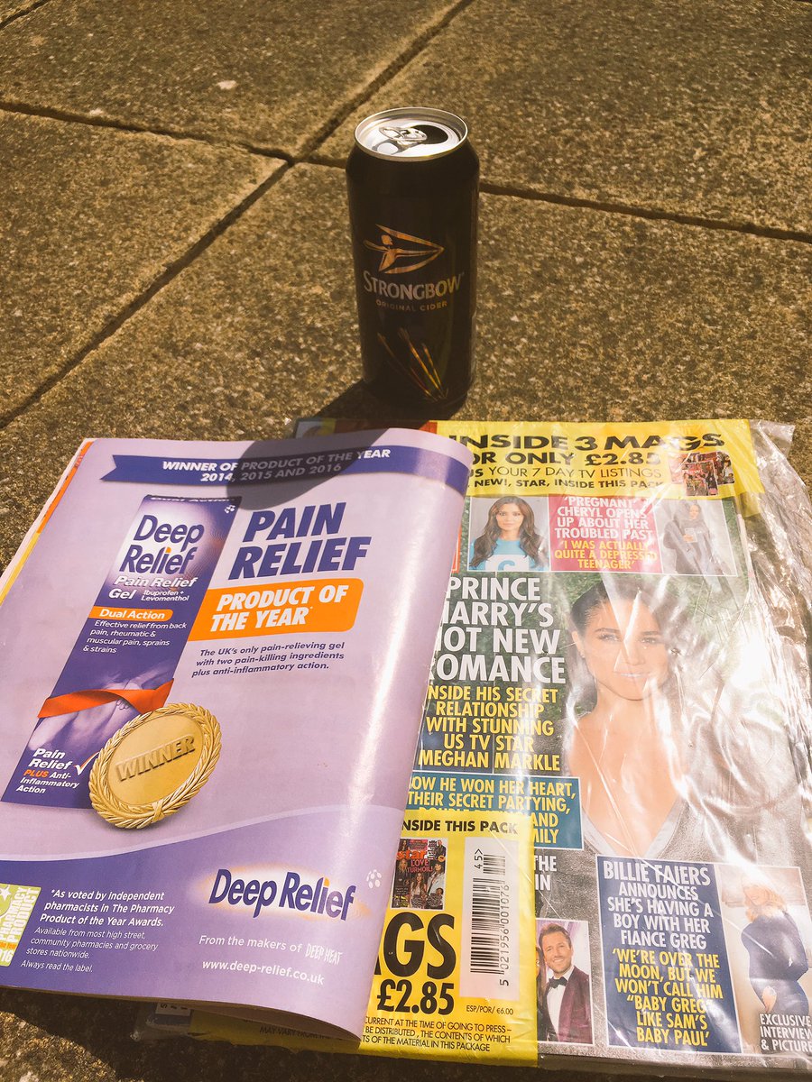 aliiceoshea's tweet photo. On another note.. this weather tho ❤️😍 #Garden #Magazines #Tunes #Drink https://t.co/ZkGtpZ1mrX