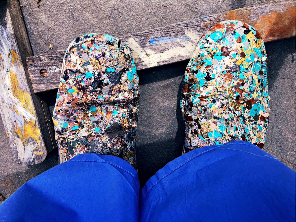 CMichaelGibson's tweet photo. Just looked down &amp; got to thinking ...

Maybe a new line of surgical footwear is in order

Hides all kinds of "drips" https://t.co/Zp8BTenWsy