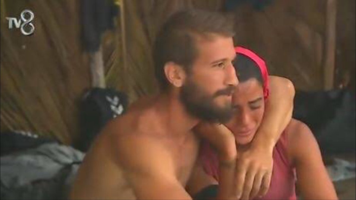 Şampiyon olacak o Kırmızı şortlu boksör ötesi Yok AkfcYanında AdemKılıççı