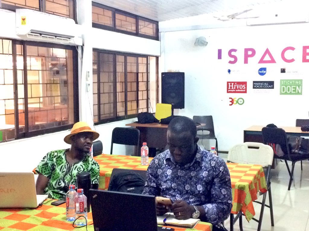 Circumspecte_'s tweet photo. @jabdulai @OyooQuartey @iSpaceGh @onebaobab @Ahaspora @REALSFAN @Barcampaccra @Barcamptema @BloggingGhana Harrison and Hardi are attending #GoSocialGh - Harrison loved Facebook while Hardy loves #Twitter. Will they learn anything new today? ๐ https://t.co/ErzEUPlbfM