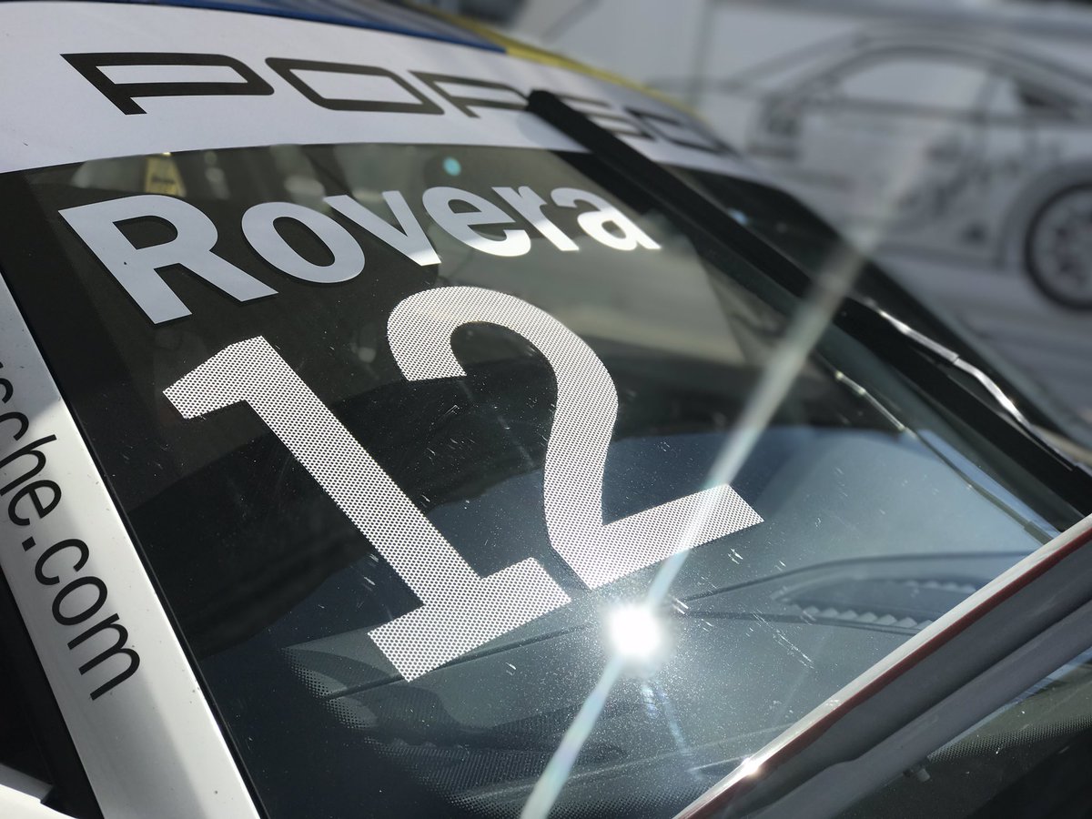 auto_app's tweet photo. Le #Porsche 911 GT3 Cup riposano nei box in attesa di #gara1! Appuntamento alle 17.45! Sarà sfida tra #Rovera e #Pera, 1º e 2º in qualifica! https://t.co/s0adEgdLHn