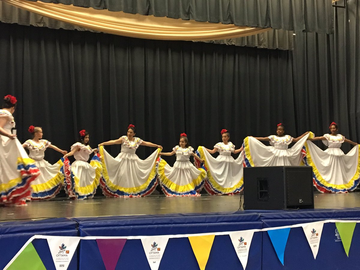 CapoOttawa's tweet photo. Today: Celebrating our diversity via the OCSB International Languages Program. #ocsb #Canada150 #Canada https://t.co/hL2diB55eJ