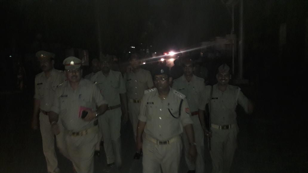 co_sadar's tweet photo. Police station babina m paidal gast kiya https://t.co/zfX5TJphHR