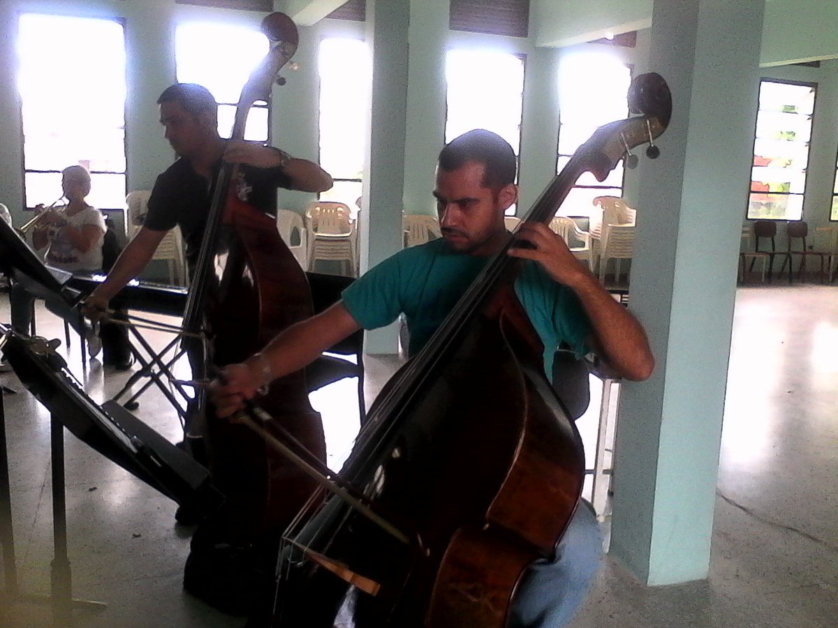 Preparando los motores para el concierto de mañana.. "Orquesta Simón Bolívar del Táchira"
